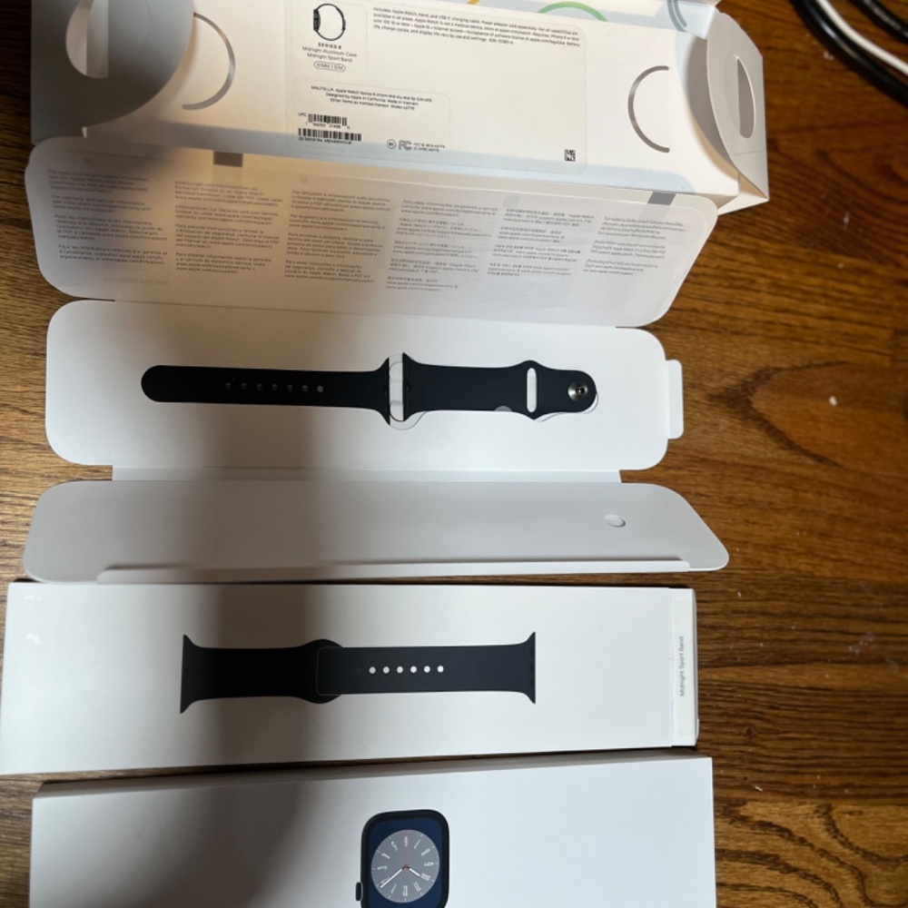 Excellent Condition-Apple Watch Series 8 S/M 41 MM Midnight- Massive Bundle